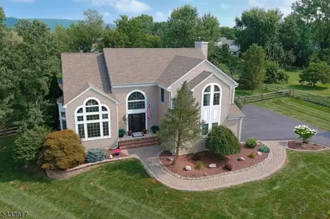 225 Arbor Dr, Stewartsville, NJ 08886