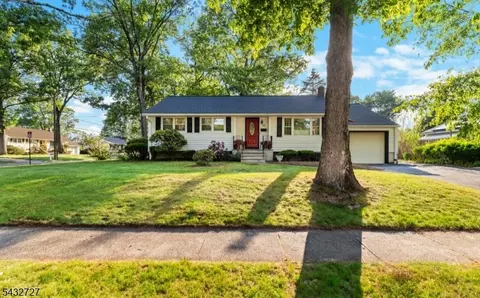 53 Mansfield Rd, Piscataway, NJ 08854