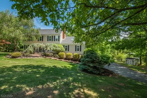 2 David Pl, Flanders, NJ 07836
