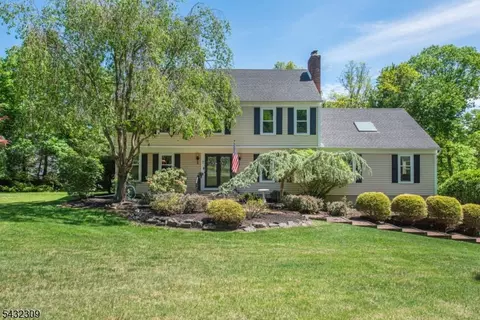 2 David Pl, Flanders, NJ 07836