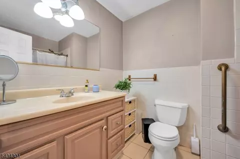 Bath - 244 Juniper Ln, Forked River, NJ 08731 photo 2 of 5