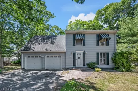 244 Juniper Ln, Forked River, NJ 08731