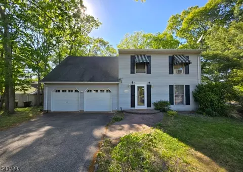 244 Juniper Ln, Forked River, NJ 08731