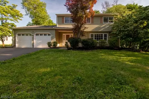 8 Liberty Ln, Somerset, NJ 08873