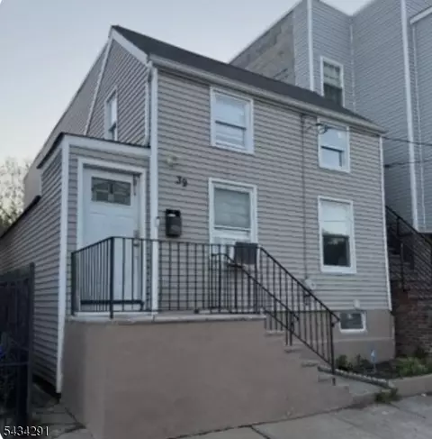 39 Jacob St, Newark, NJ 07103