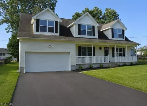 18 4th Ave, Toms River, NJ 08757