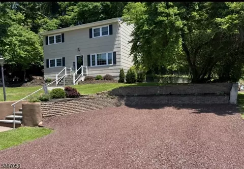 32 Church St, Milford, NJ 08848