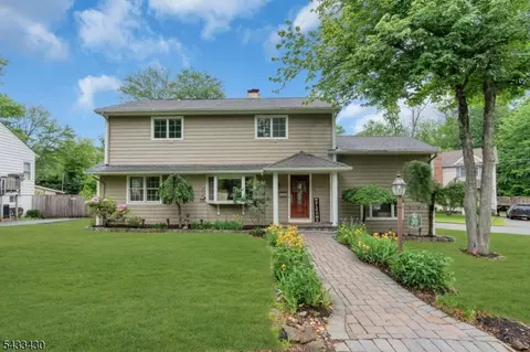 Exterior - 30 Laurel Dr, Wayne, NJ 07470 photo 3 of 8