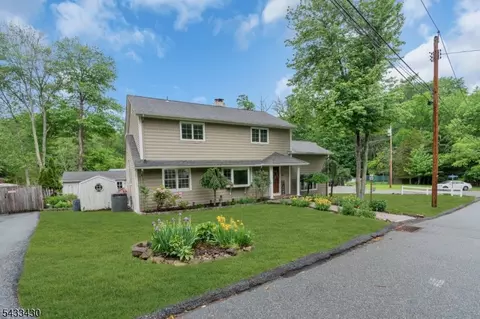 Exterior - 30 Laurel Dr, Wayne, NJ 07470 photo 4 of 8