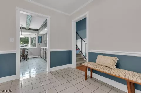 Entry Way - 30 Laurel Dr, Wayne, NJ 07470 photo 2 of 3