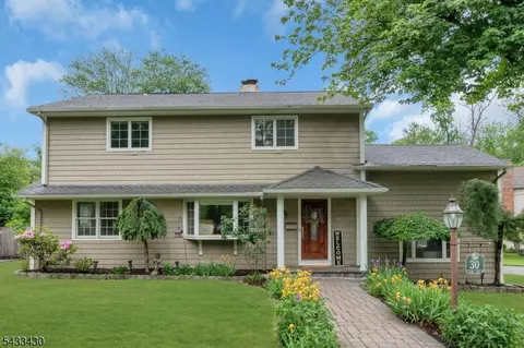 30 Laurel Dr, Wayne, NJ 07470