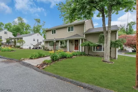 Exterior - 30 Laurel Dr, Wayne, NJ 07470 photo 6 of 8