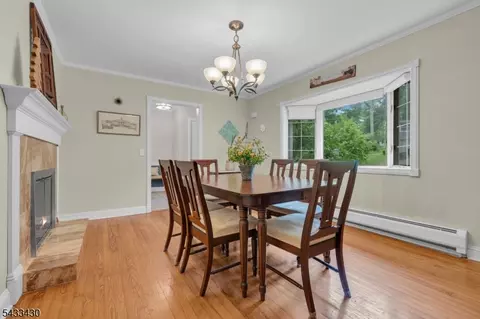 Dining - 30 Laurel Dr, Wayne, NJ 07470 photo 2 of 3