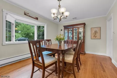 Dining - 30 Laurel Dr, Wayne, NJ 07470 photo 3 of 3