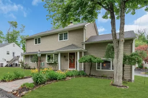 Exterior - 30 Laurel Dr, Wayne, NJ 07470 photo 5 of 8