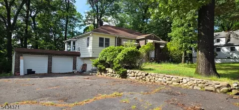 455 Manchester Ave, North Haledon, NJ 07508