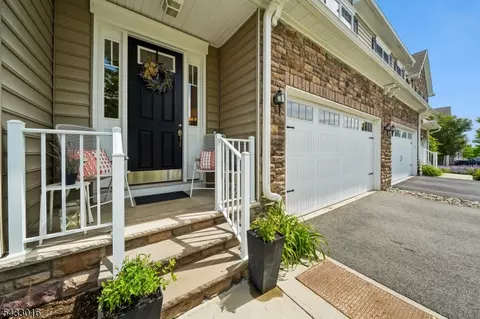 7 Fillmore Dr, Morristown, NJ 07960