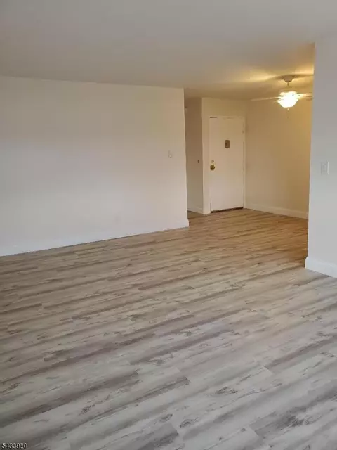 100 Pierson Miller Dr #52, Pompton Lakes, NJ 07442