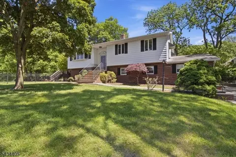 2 Grey Ter, Woodland Park, NJ 07424