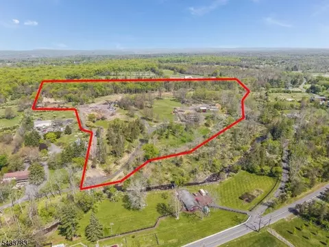 9 Creamery Ln, Kingwood Twp, NJ 08825