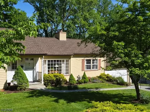 26 Alpine Trl, Sparta, NJ 07871
