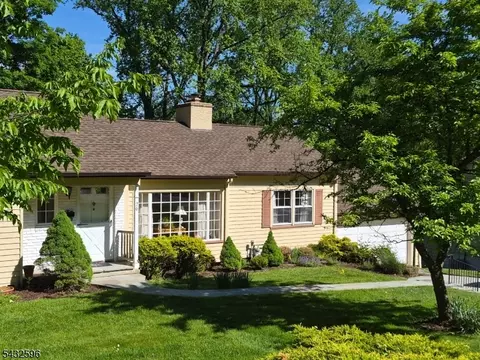 26 Alpine Trl, Sparta, NJ 07871