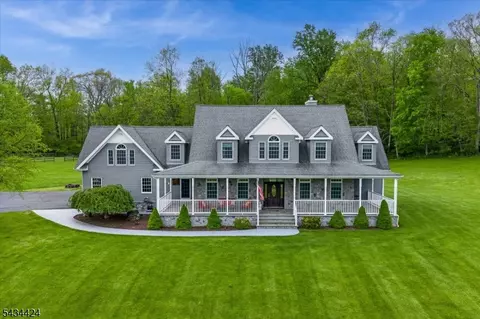 104 Creek Rd, Green Twp, NJ 07821