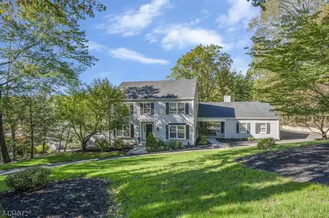 8 Deerwood Trl, Warren, NJ 07059