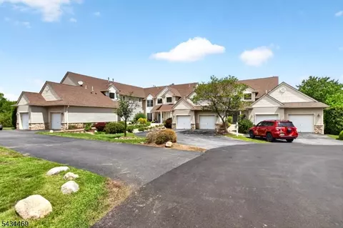 23 Caleb Ct, Hamburg, NJ 07419