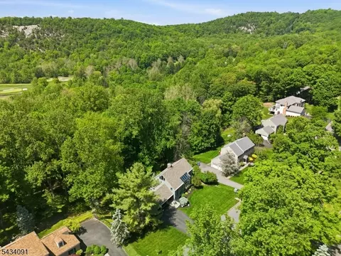 35 Mockingbird, Hackettstown, NJ 07840 photo 4