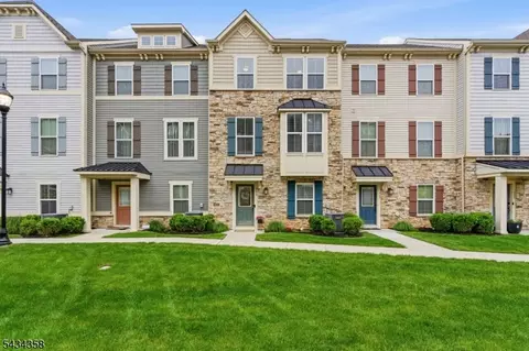 706 Bayside Ct, South Amboy, NJ 08879