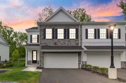 18 Mccluskey Pl, Morris Plains, NJ 07950