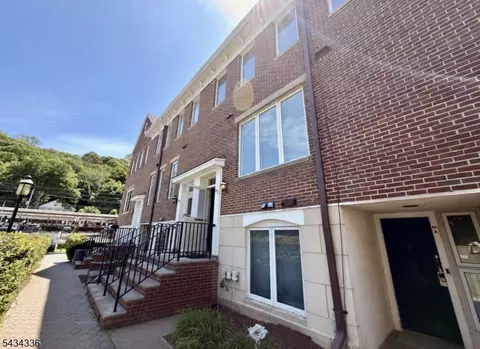54 C E Blackwell St #C, Dover Town, NJ 07801