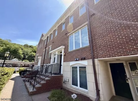 54 C E Blackwell St #C, Dover Town, NJ 07801