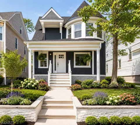 182 N Maple Ave, East Orange, NJ 07017