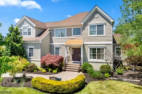 4 Murphy Dr, Hillsborough, NJ 08844