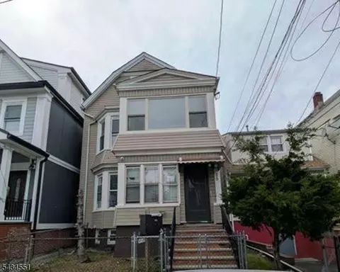 25 Maple Ave, Irvington, NJ 07111