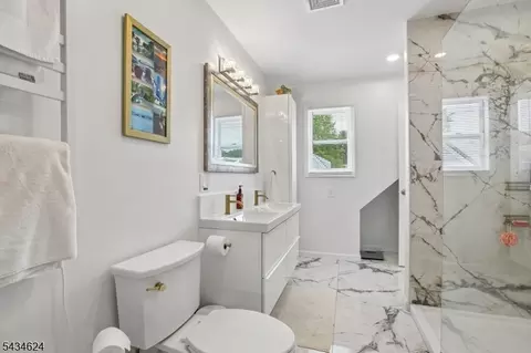 1585 Barton Rd, Union, NJ 07083 photo 17