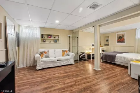 1585 Barton Rd, Union, NJ 07083 photo 10