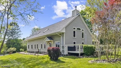 307 County Road 579, Asbury, NJ 08802