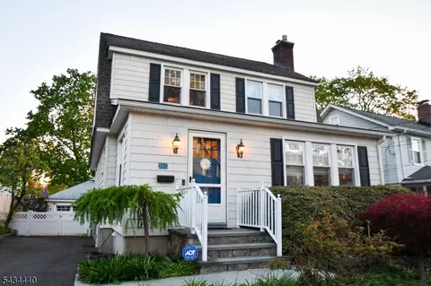 12 Van Dyke Pl, Summit, NJ 07901