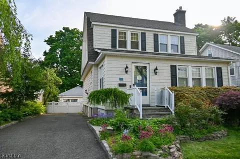 12 Van Dyke Pl, Summit, NJ 07901 photo 2