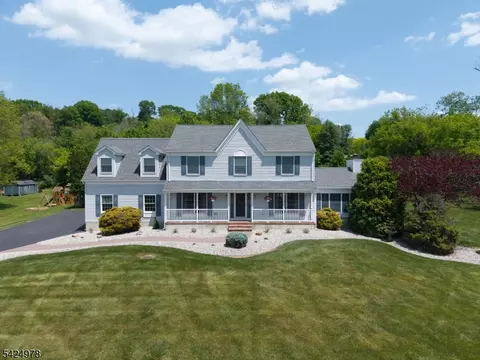 121 Birch Ln, Bloomsbury, NJ 08804