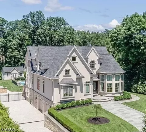 63 Grandview Ave, Caldwell, NJ 07006