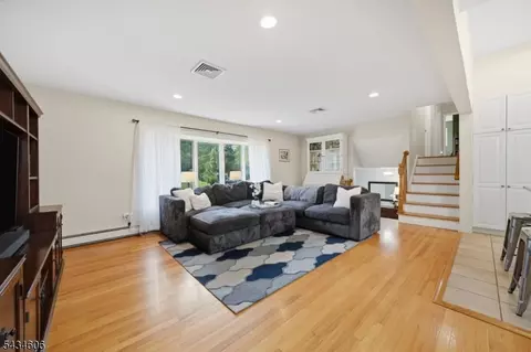 7 Kossuth Pl, Wayne, NJ 07470 photo 11