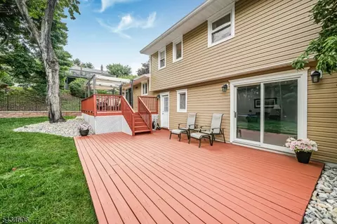 Exterior - 7 Kossuth Pl, Wayne, NJ 07470 photo 4 of 10