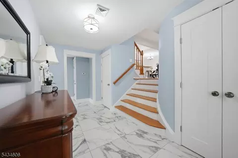 7 Kossuth Pl, Wayne, NJ 07470 photo 3