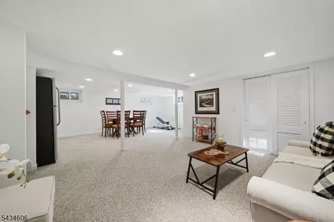 7 Kossuth Pl, Wayne, NJ 07470 photo 27