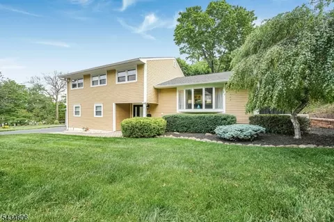 7 Kossuth Pl, Wayne, NJ 07470 photo 2