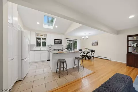 7 Kossuth Pl, Wayne, NJ 07470 photo 6